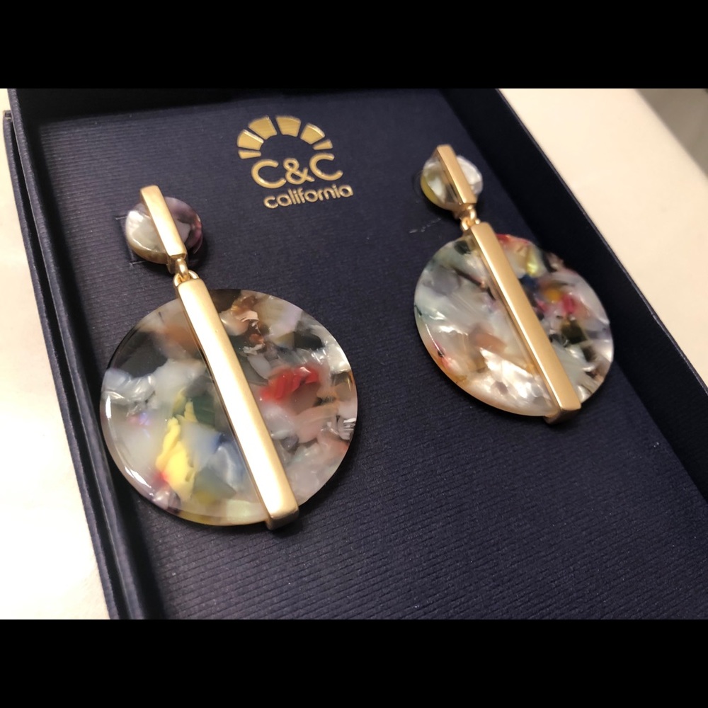 🆕 C&C California Brushed Gold & Acrylic Earrings